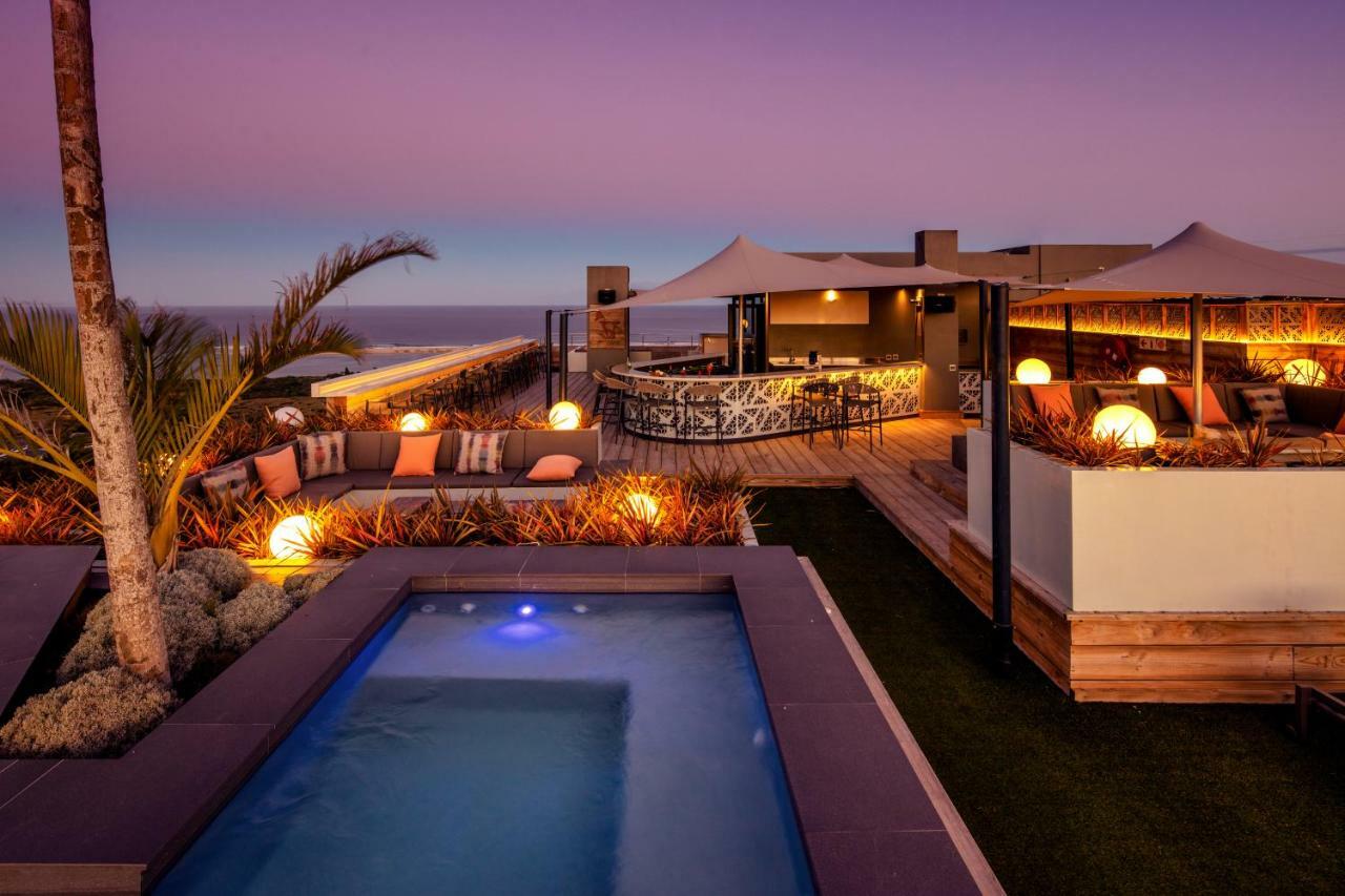 Sky Villa Boutique Hotel By Raw Africa Collection Plettenberg Bay Dış mekan fotoğraf The Cape Town rooftop bar
