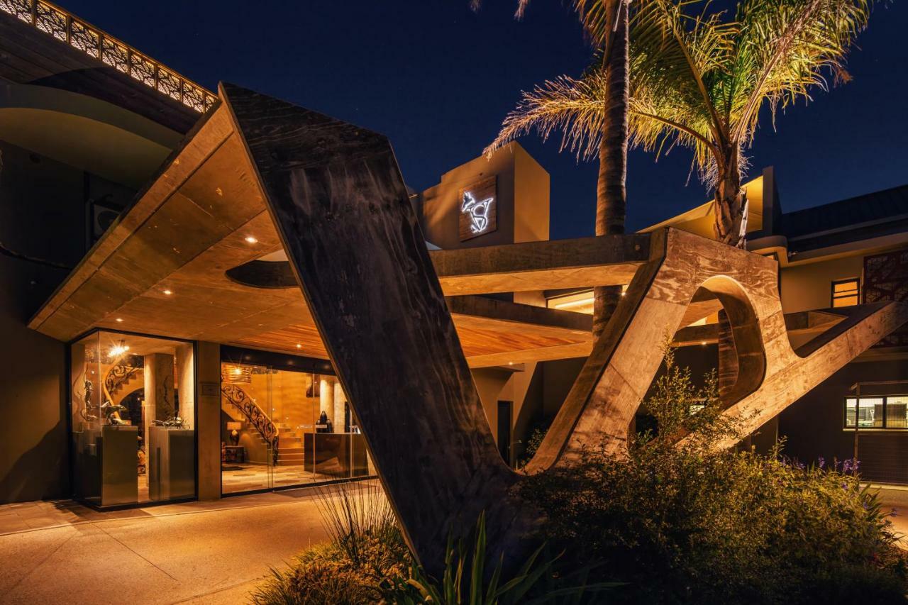 Sky Villa Boutique Hotel By Raw Africa Collection Plettenberg Bay Dış mekan fotoğraf The entrance to the hotel